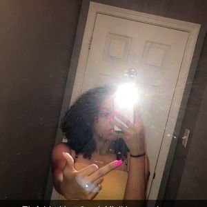 Meet your Posher, Nia